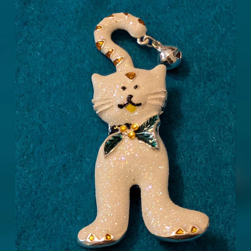 Glittery White Cat Brooch with Working Bell